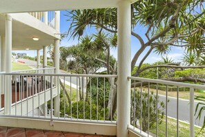 Property grounds - Sun, sand, and surf, Sunrise Beach (Sunrise Beach)