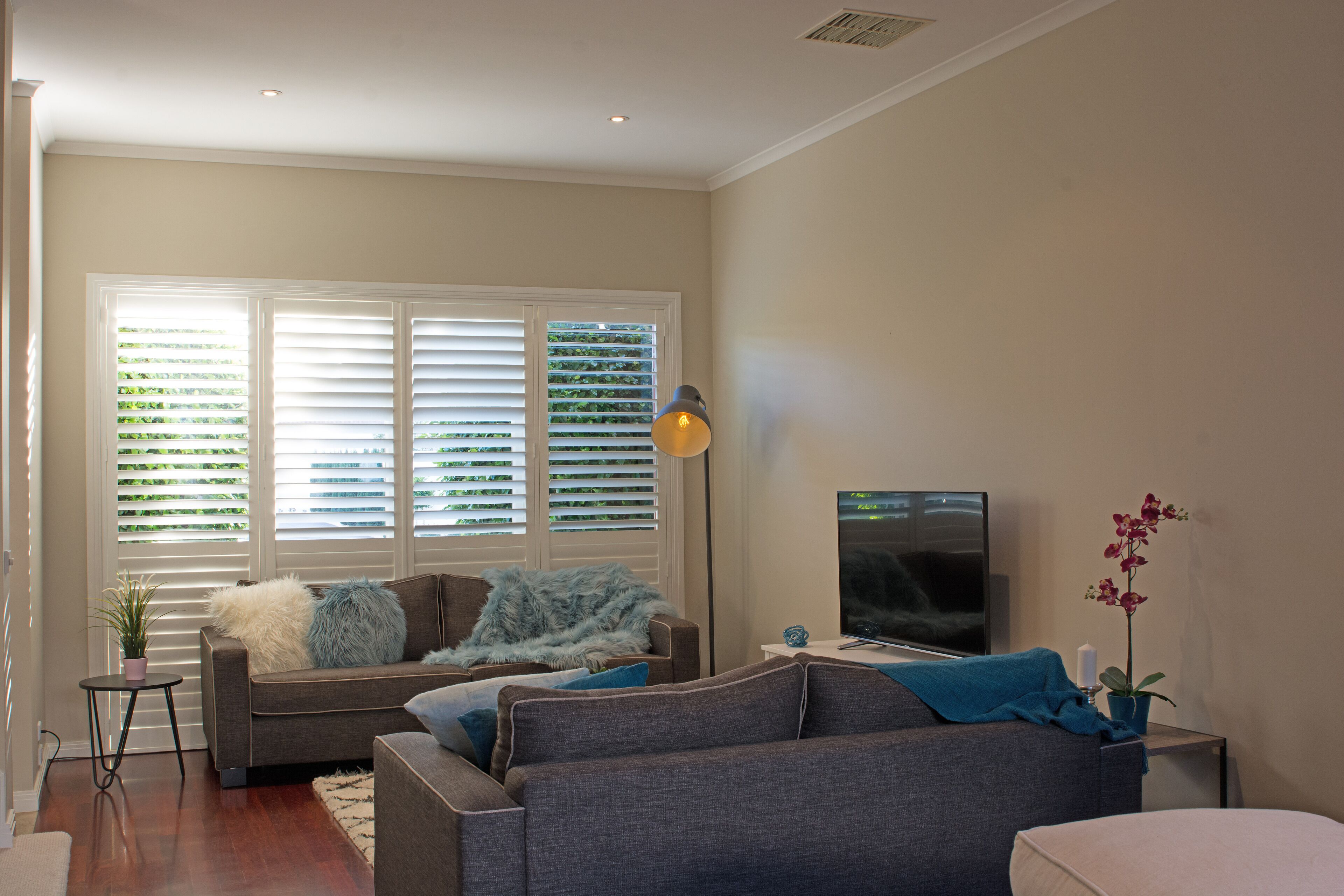 The Crescent - luxury house, 50m from beach, 10 mins from city