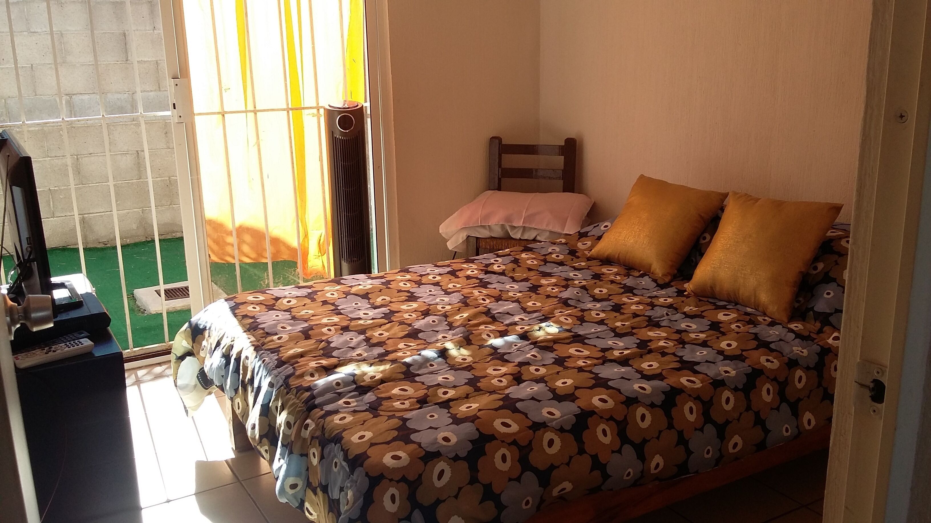 Linda casa cerca de plazas comerciales, bares y playas.