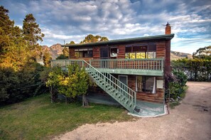 Exterior - Beachcroft - Freycinet Holiday Houses (Coles Bay)