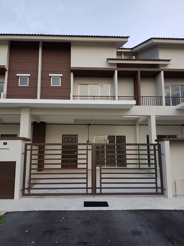 Spacious home near KLIA & Sepang Circuit