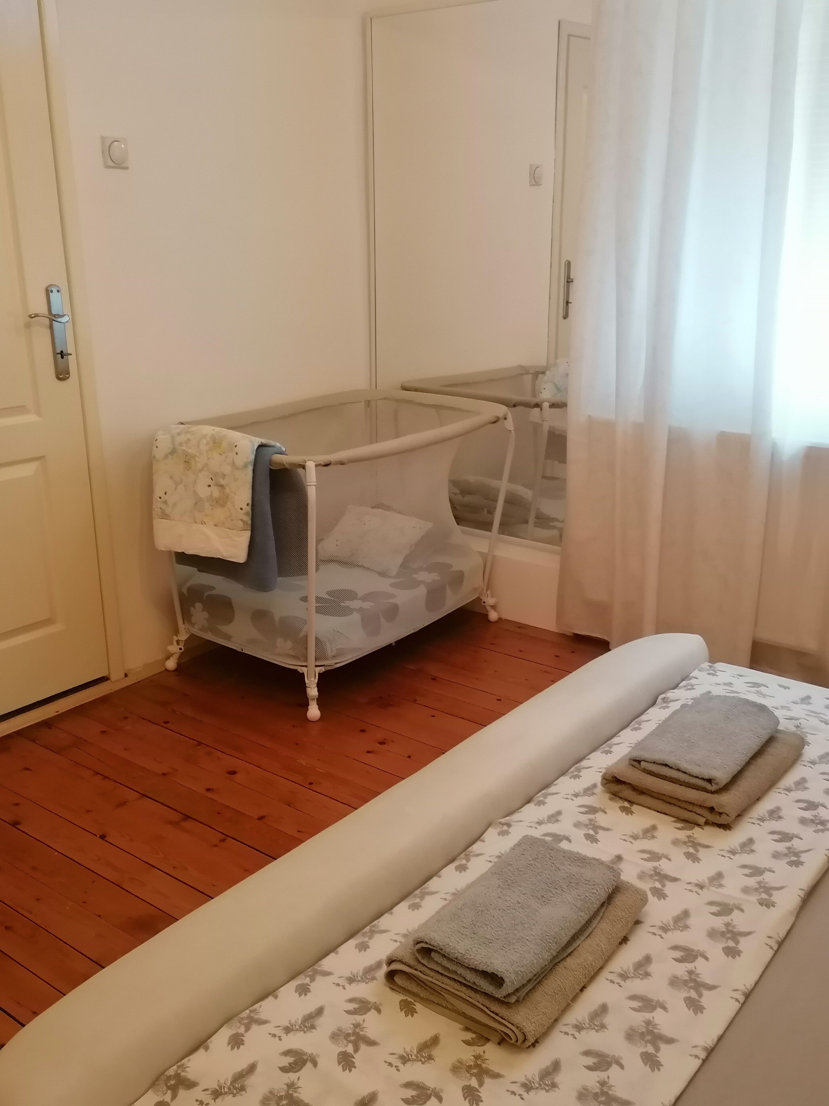 2 bedrooms, WiFi, bed sheets