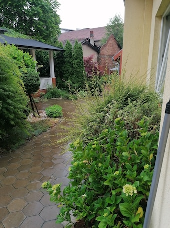 Exterior detail. Apartment Center is located in the city center,in a very quiet street.