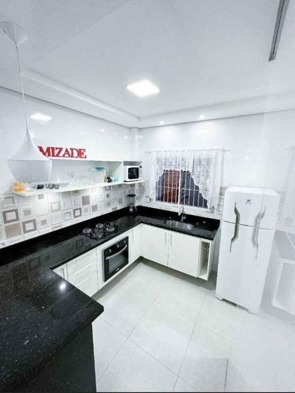 Oven, stovetop, electric kettle, blender - House for vacation in Maranduba/Ubatuba (Maranduba)