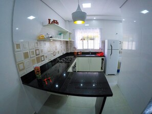 Fogão, cooktop, chaleira elétrica, liquidificador