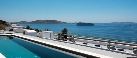 حمّام سباحة خارجي