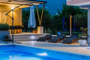 屋外プール、温水プール
