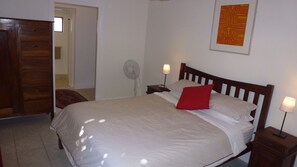 1 bedroom, desk, iron/ironing board, free WiFi