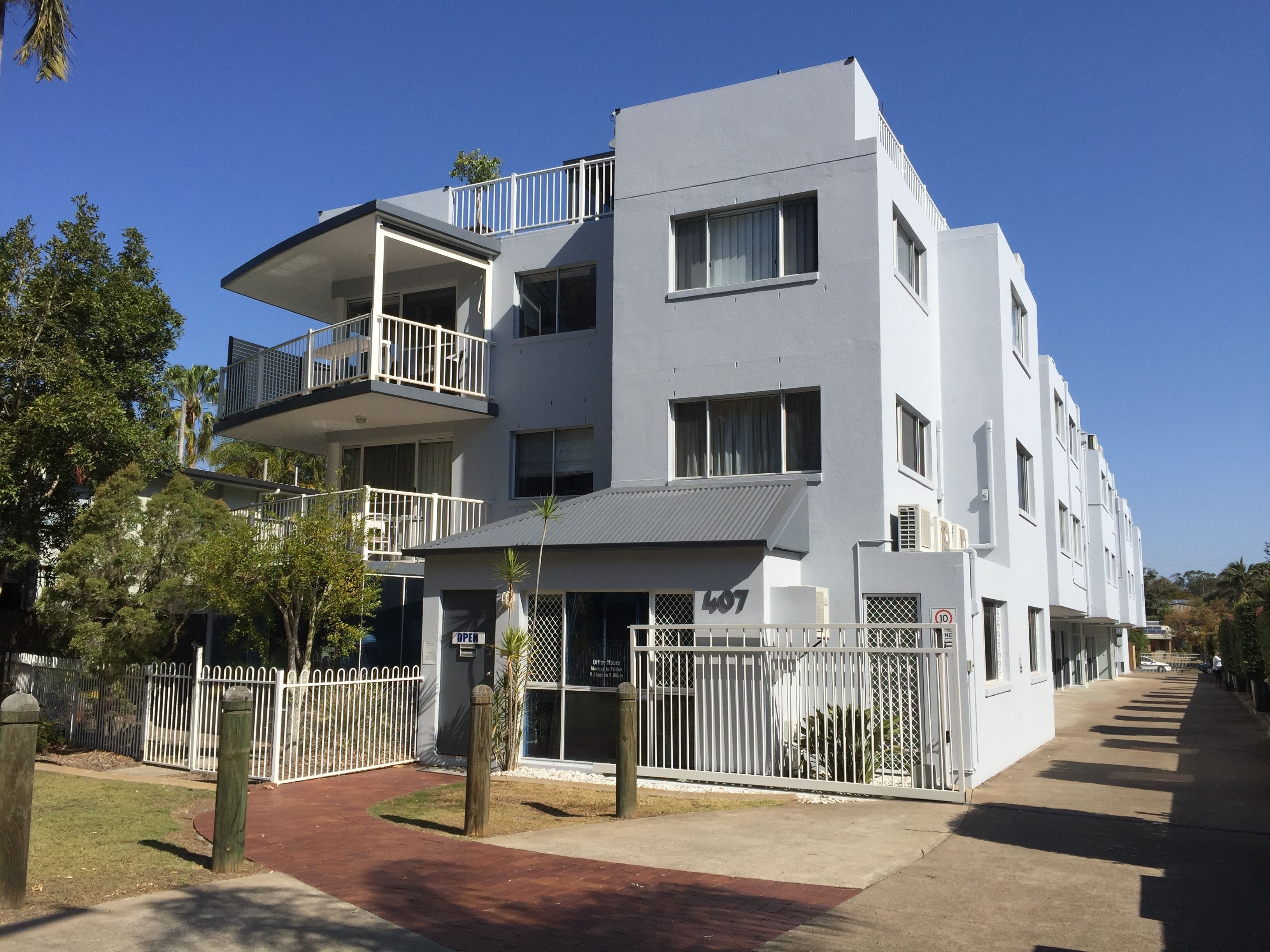 Apartment on Esplanade — image 12