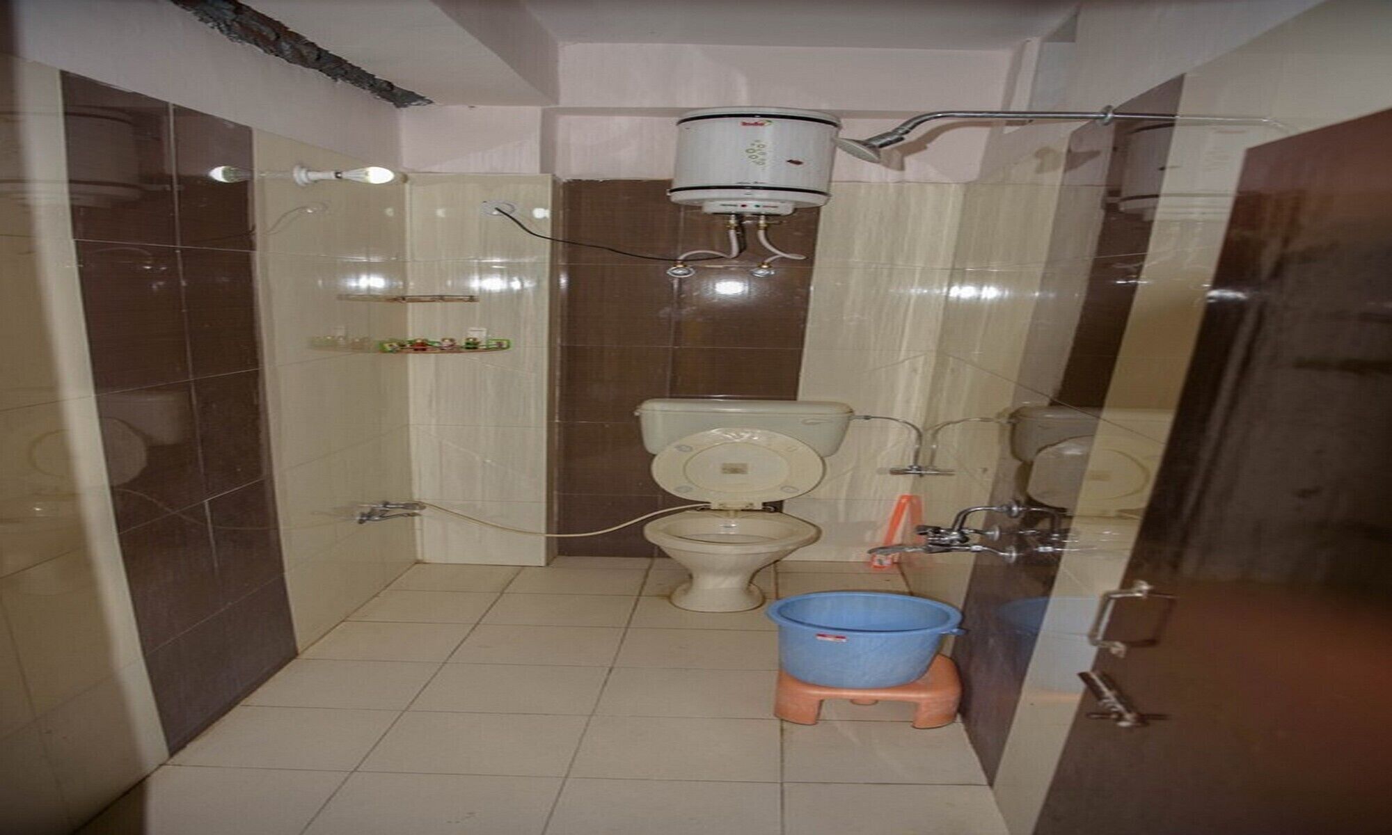 Comfortable Room on Secluded Mountains