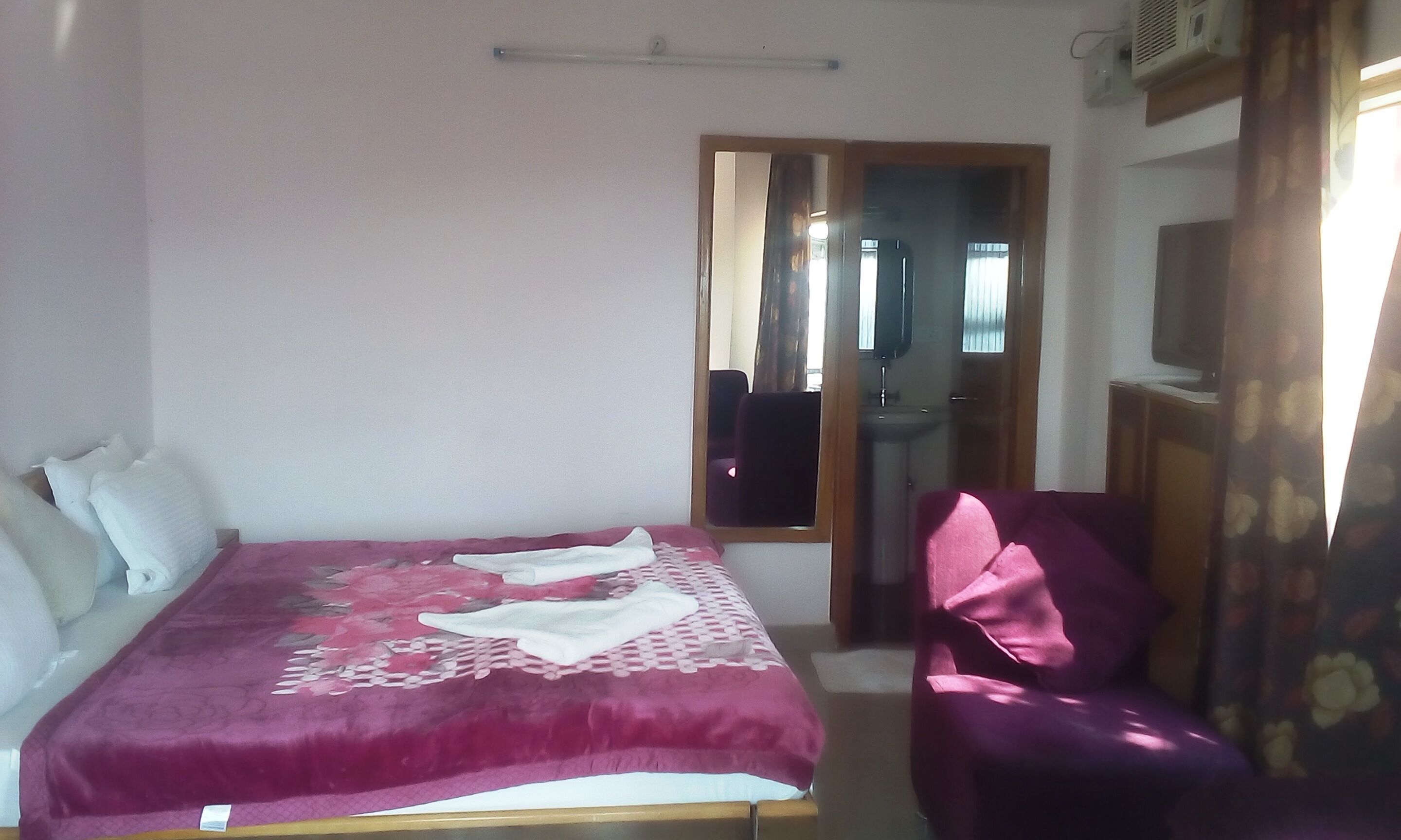 About Hotel Ganesha Inn