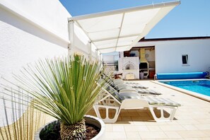 Property grounds - Holiday apartment with 3 bedrooms and private pool (Vinkuran)