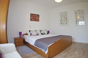 3 chambres, lit parapluie, Wi-Fi gratuit, draps fournis