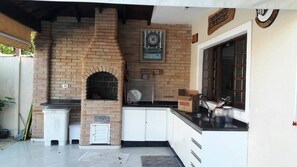 Property grounds - Very spacious, high-standard house near the beach! (Boracéia Condômiínio morada da Praia)