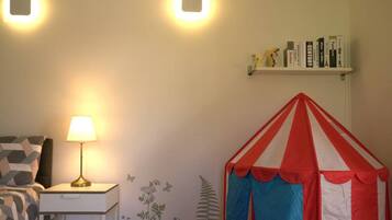 5 bedrooms, iron/ironing board, travel cot, WiFi