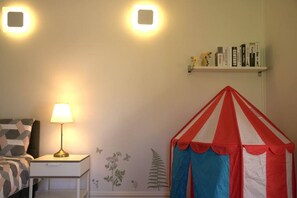 5 bedrooms, iron/ironing board, travel cot, WiFi