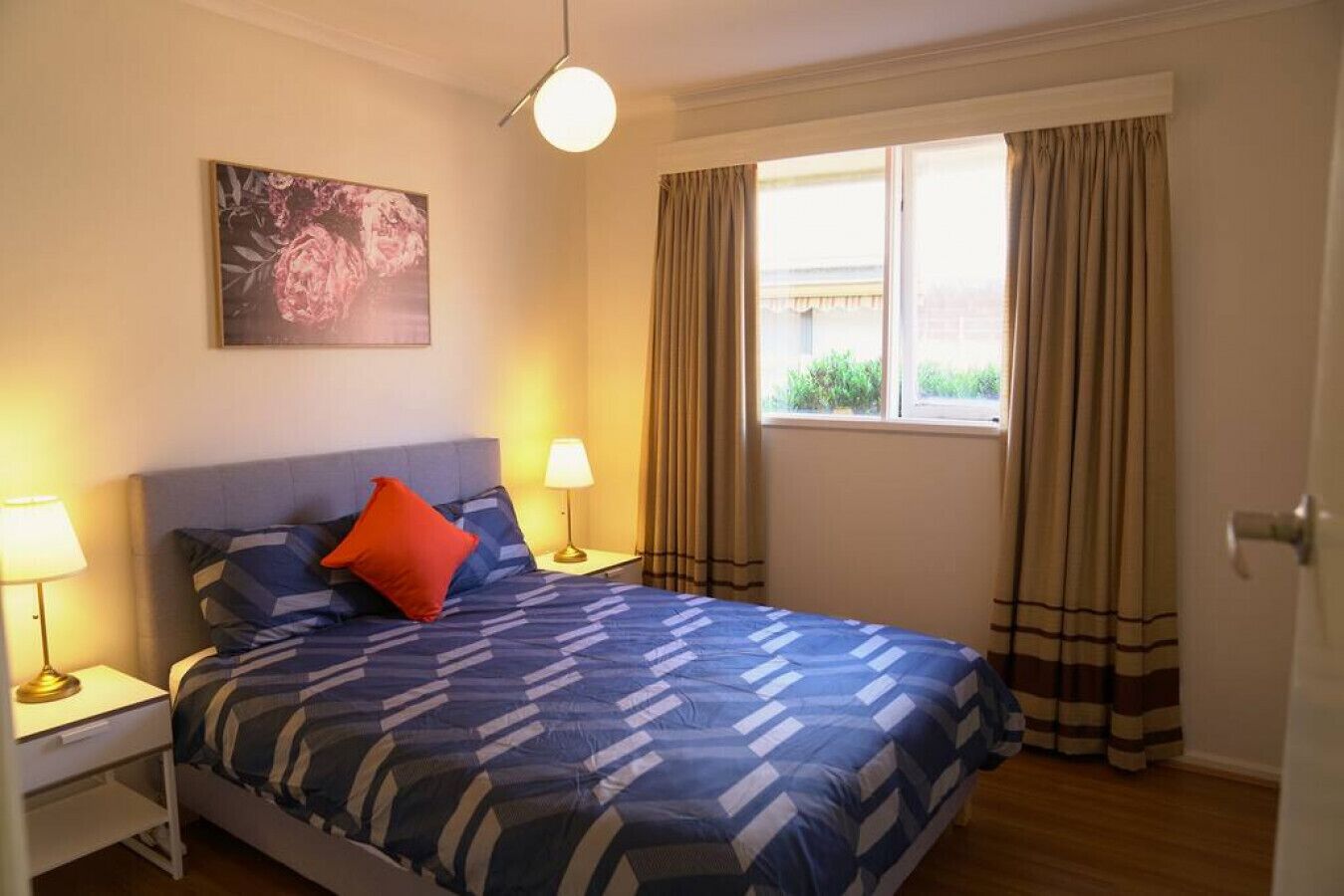 5 bedrooms, iron/ironing board, travel cot, WiFi