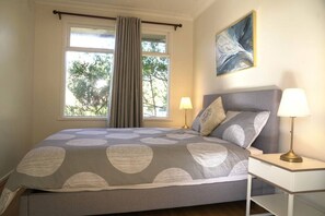 5 slaapkamers, een strijkplank/strijkijzer, reisbedje, wifi