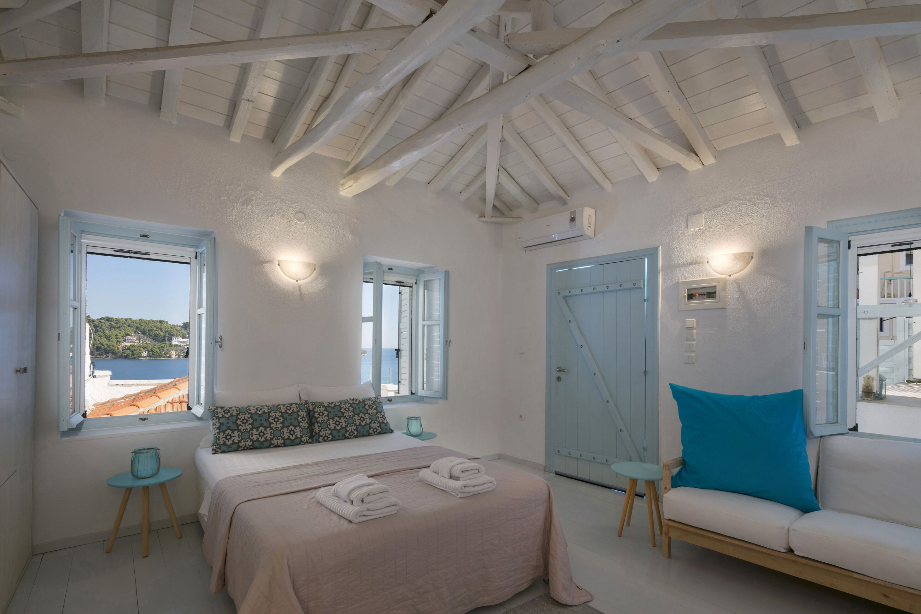 moonhouse invites you for a cozy stay in Skiathos Town