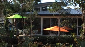 Terrace/patio - Jervis Shores - Stunning absolute beachfront (Callala Bay)