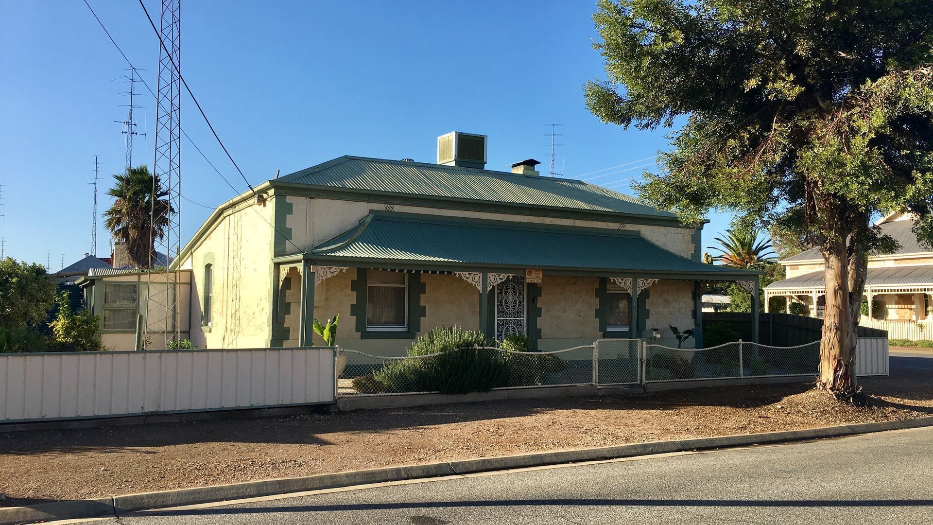 Copper Rose Cottage 🌹- Wallaroo - Wifi & Foxtel.  New bathroom and new flooring.