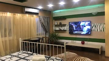 In-room safe, desk, soundproofing, iron/ironing board