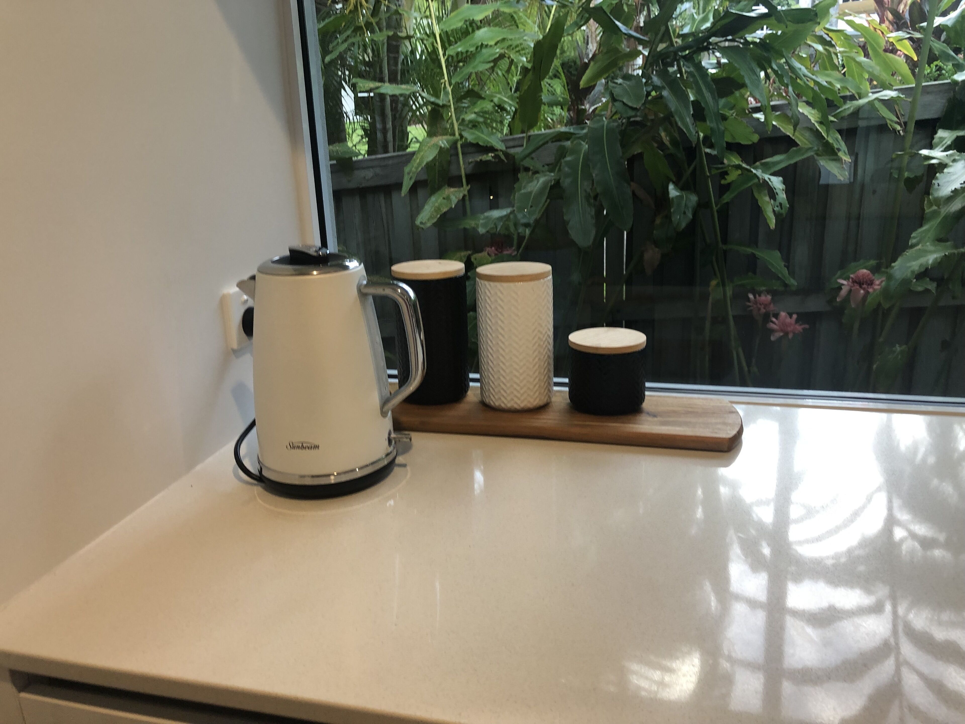 Private pool oasis in Palm Cove — image 13