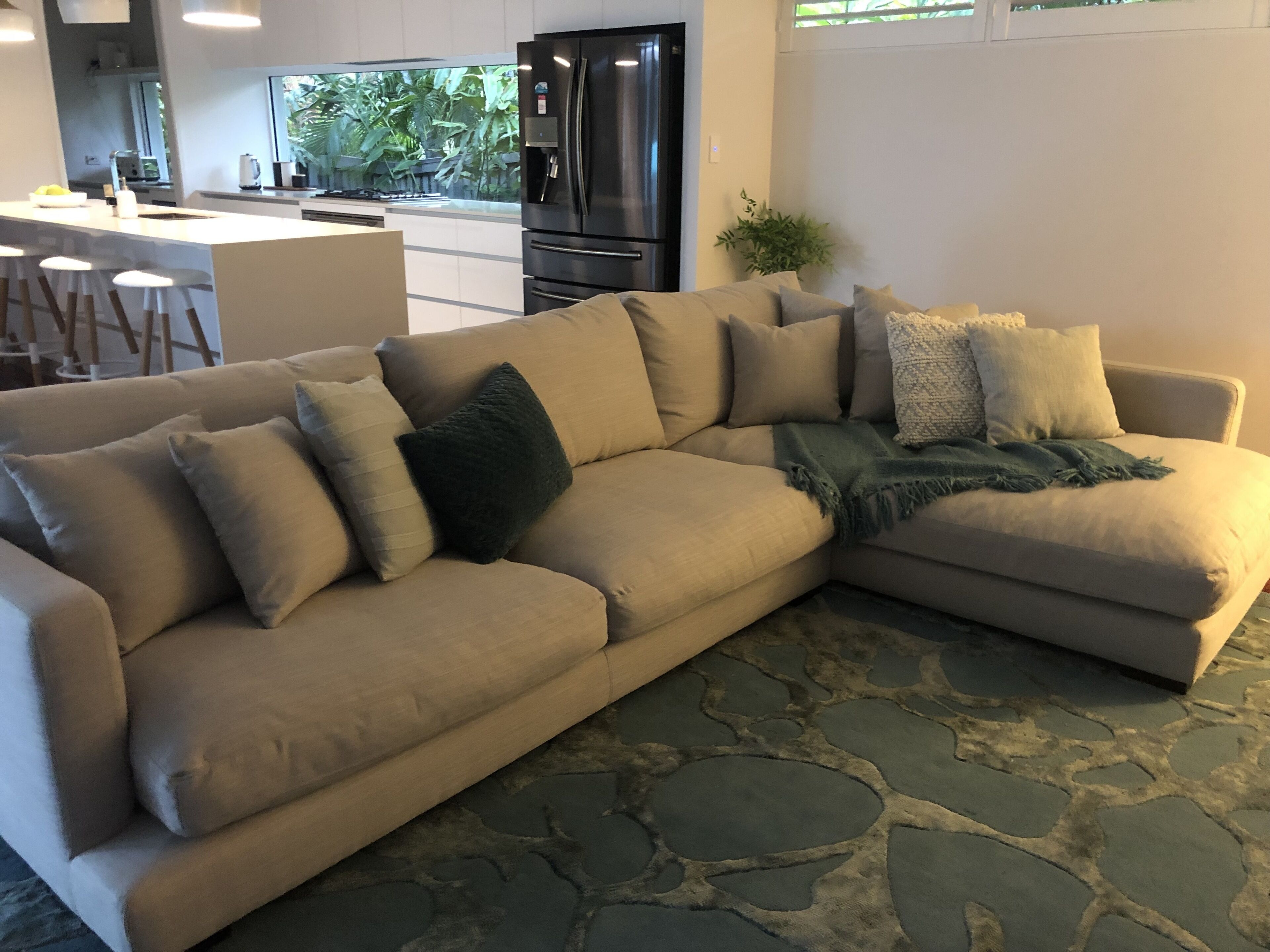 Private pool oasis in Palm Cove — image 14