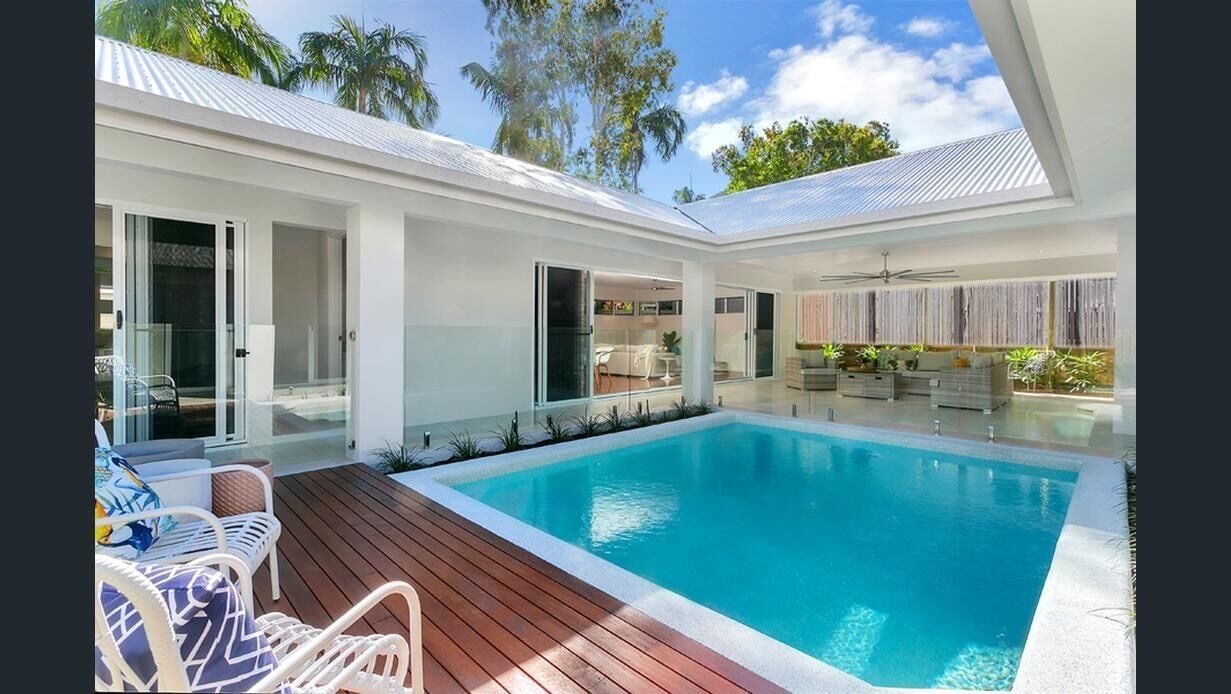 Private pool oasis in Palm Cove — image 7