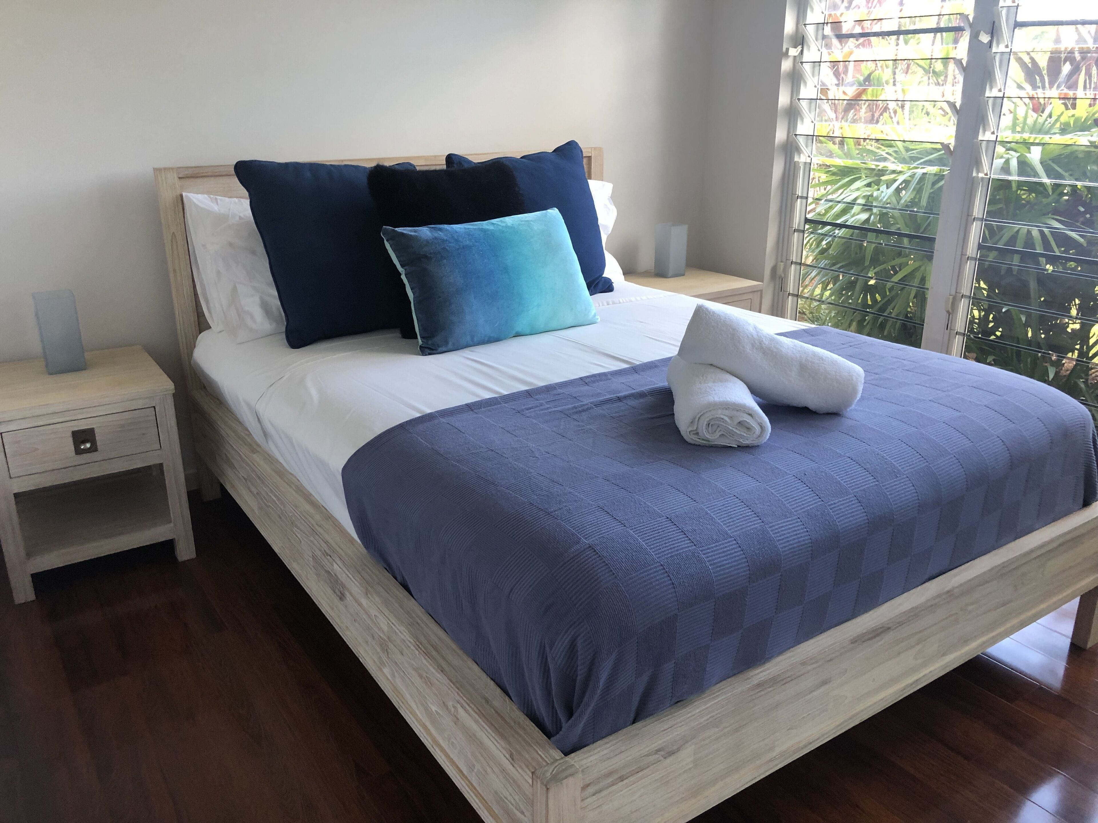 Private pool oasis in Palm Cove — image 11