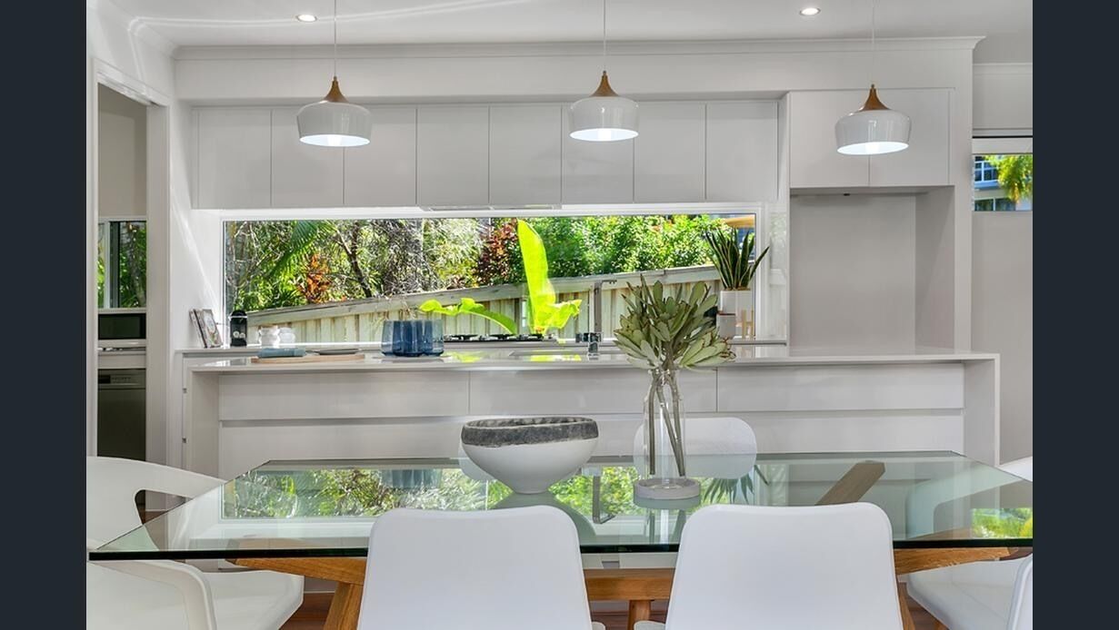 Private pool oasis in Palm Cove — image 4