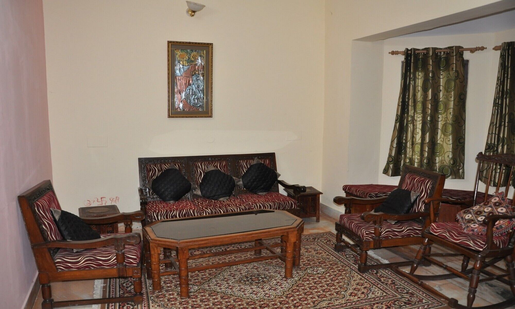 Spacious room near Silver city