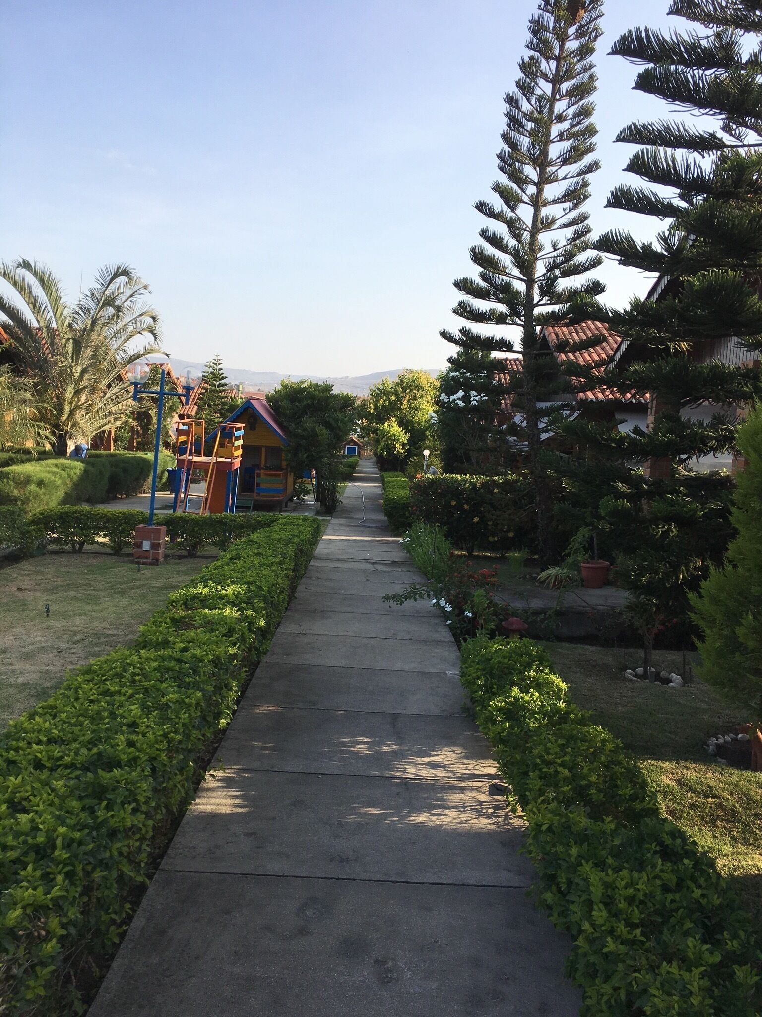 HOUSE IN GRAVATA- CONDOMINIUM FLORES DA SERRA