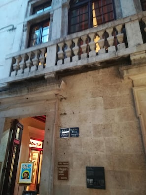 Esterni