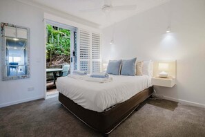 3 bedrooms, iron/ironing board, free WiFi, bed sheets - Sunshine Cove, Across The Road From The Beach (Sunshine Beach)