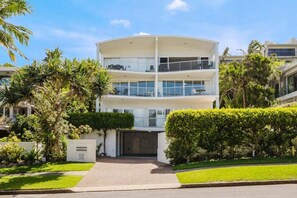 Exterior - Sunshine Cove, Across The Road From The Beach (Sunshine Beach)