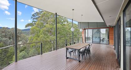 Woollybutt - sitting high on Alpine Ridge featuring spectacular alpine views