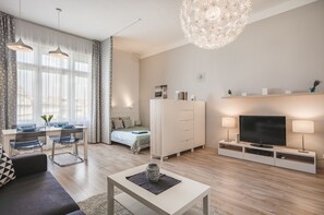 TV connectée, jouets, livres