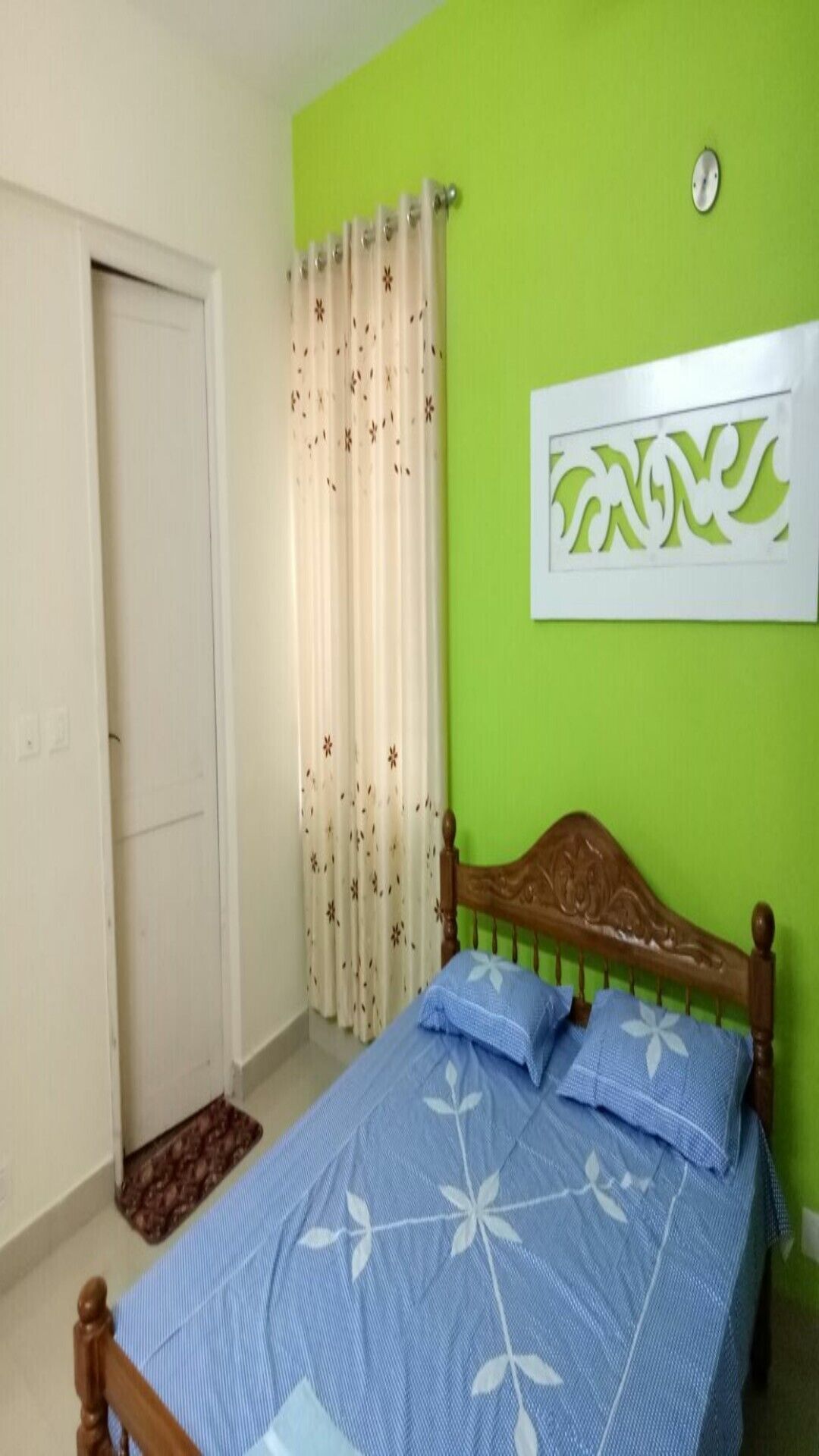 Spacious 3bhk flat at heart of the town.(2ac)