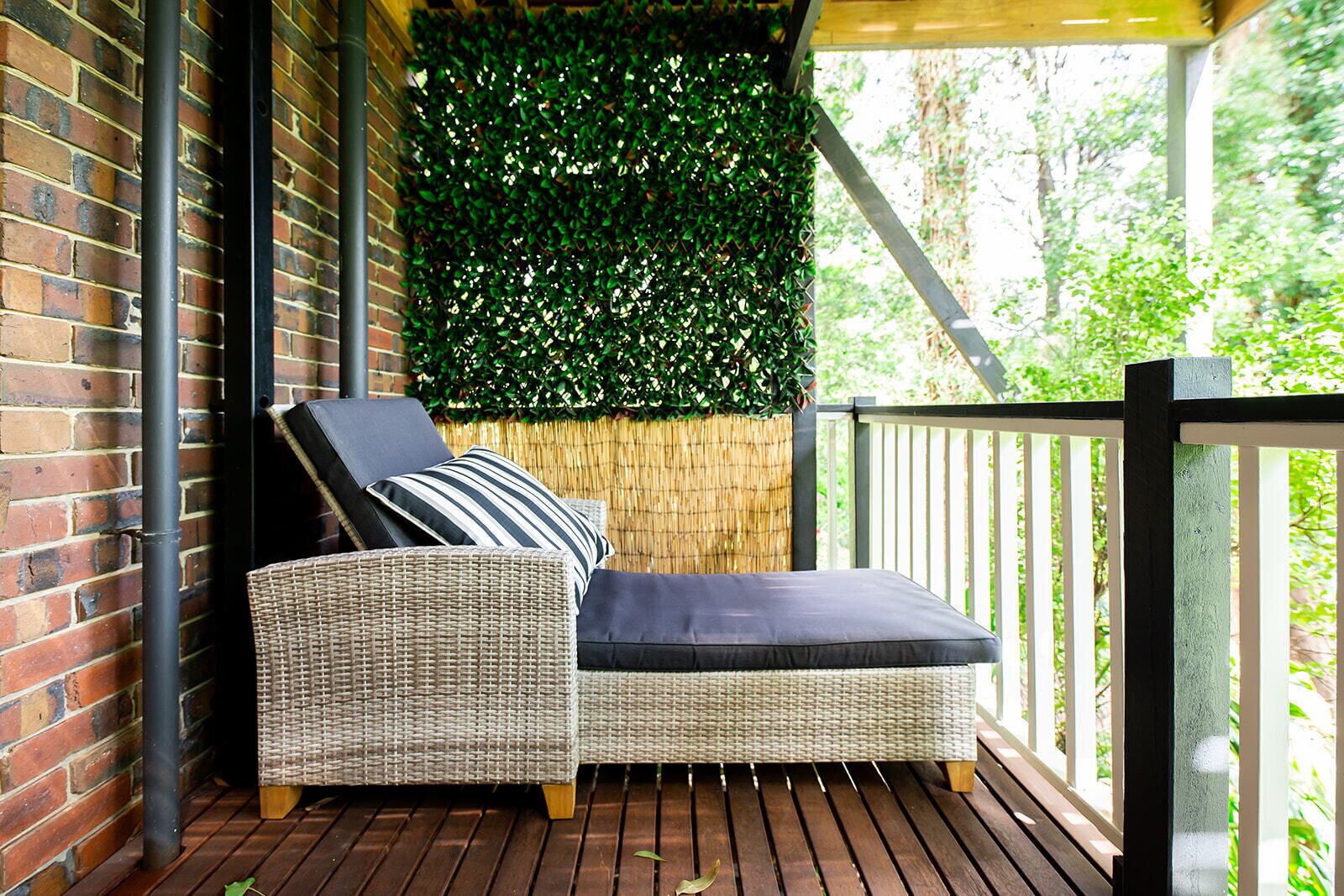 Verandah Views Cottage - Luxury Spa Cottage with Breathtaking Views — image 10