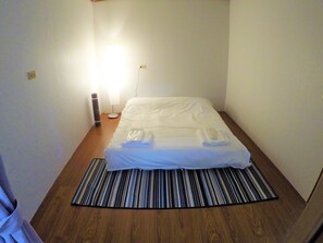 3 chambres, accès à Internet, literie fournie