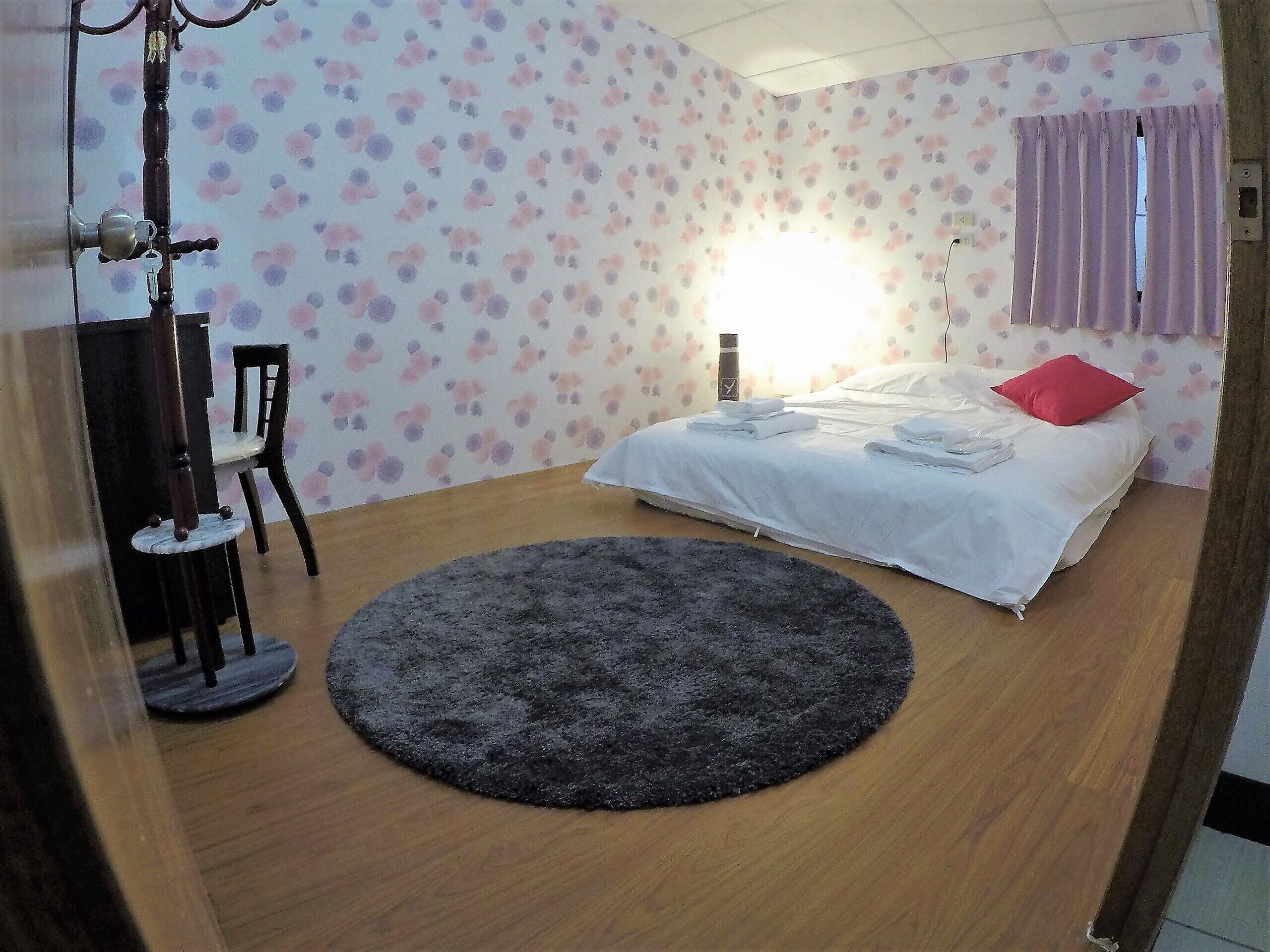 3 多间卧室、上网接入、床单、轮椅无障碍