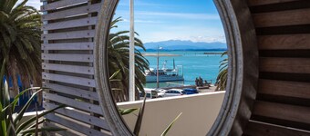 Sea Path Apartment - Nelson Waterfront with Views!
