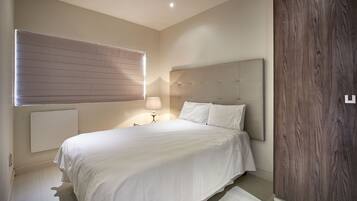 4 Schlafzimmer, BĂŒgeleisen/BĂŒgelbrett, WLAN, BettwĂ€sche