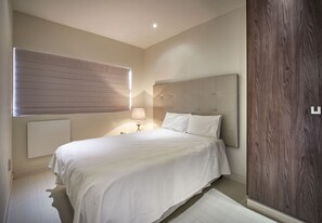 4 Schlafzimmer, Bügeleisen/Bügelbrett, WLAN, Bettwäsche