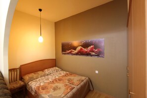 1 bedroom, iron/ironing board, free WiFi
