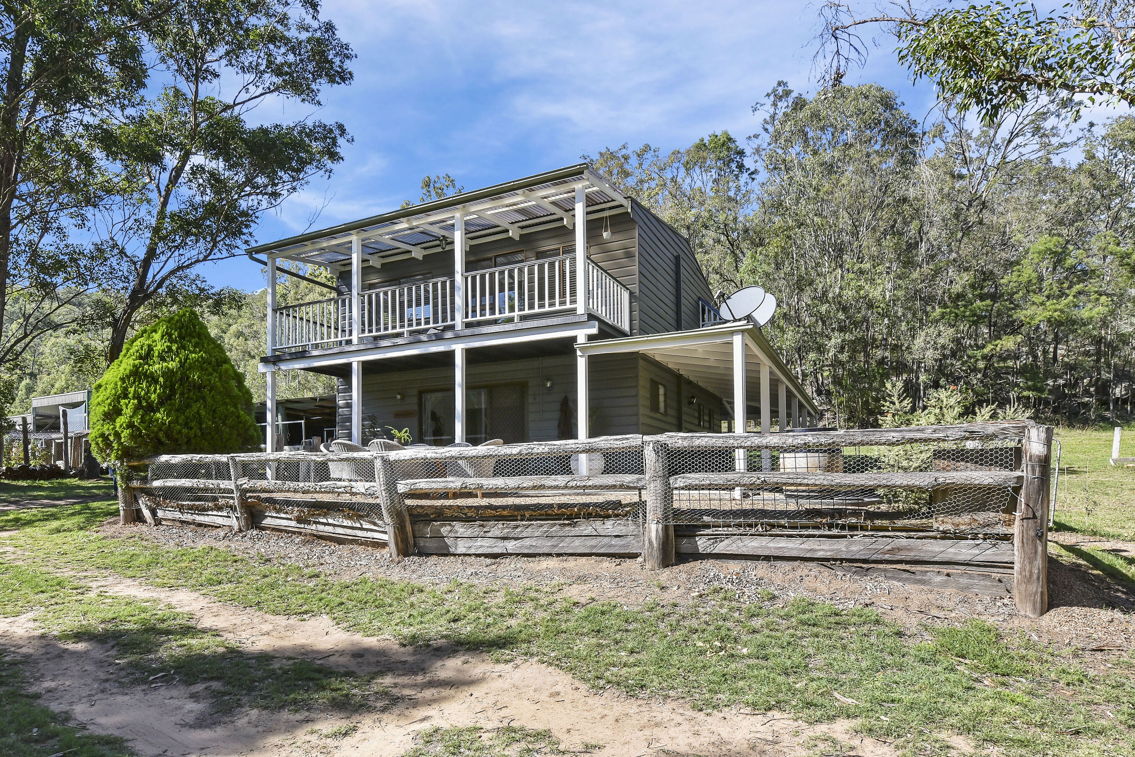 Luxury self-contained homestead and a farm full of beauty and adventure — image 2
