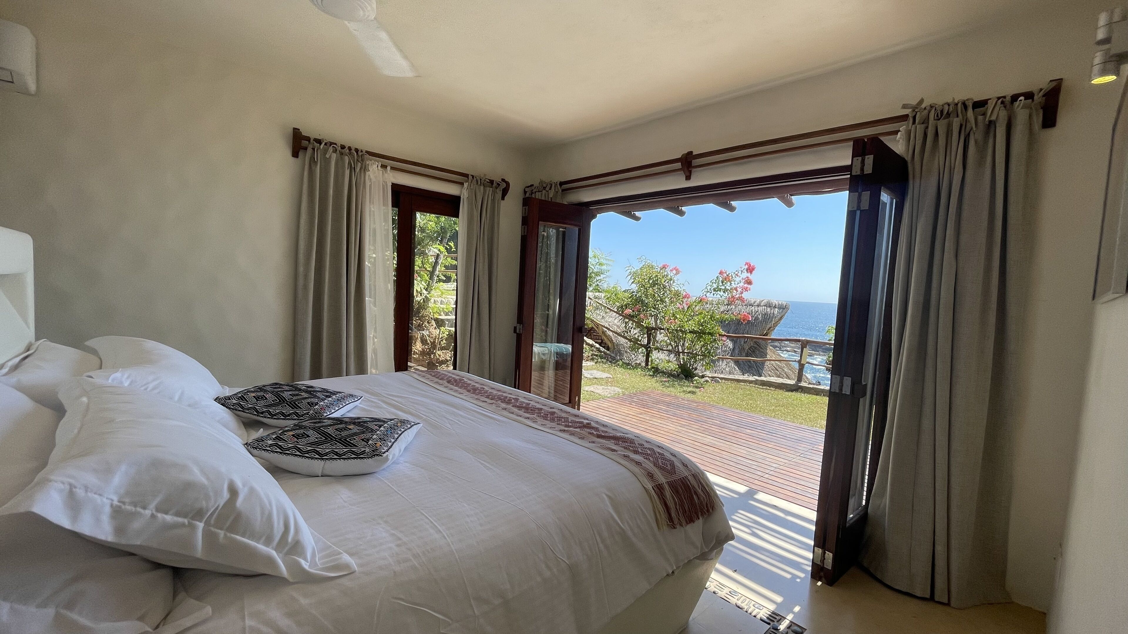 A piece of Paradise in the Pacific Ocean