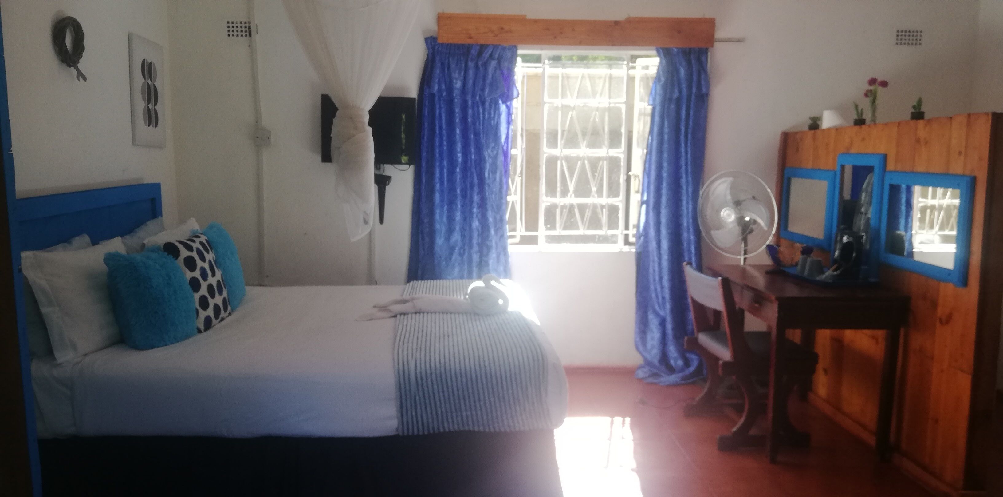4 bedrooms, desk, iron/ironing board, free WiFi