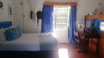 4 bedrooms, desk, iron/ironing board, free WiFi